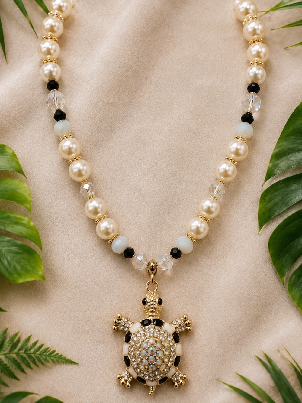 🆕❤️🇨🇦Elegant Pearl Turtle Pendant Necklace - Gold and Cream